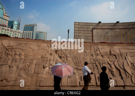 Cina Shanghai un monumento di persone di eroi Foto Stock