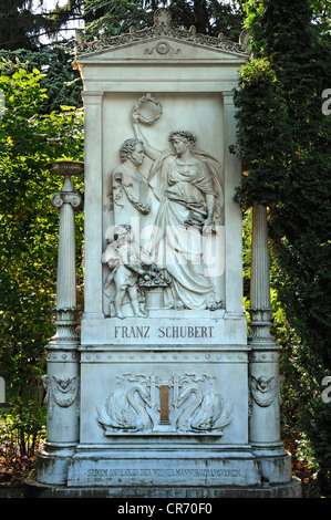 Tomba di Franz Peter Schubert, il compositore austriaco, 1797-1828, Zentralfriedhof, Cimitero centrale, Gate 2, Simmeringer Hauptstrasse Foto Stock