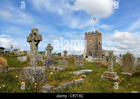 San Symphorian la chiesa con il cimitero, campanile costruito nel 1750, Forrabury e Minster, Cornwall, England, Regno Unito Foto Stock