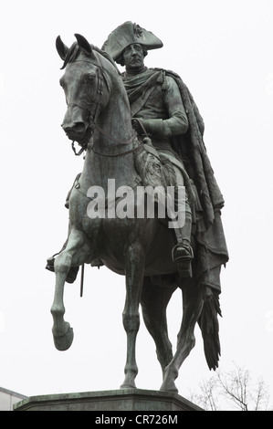 Federico II 'il Grande', 24.1.1712 - 17.6.1786, Re di Prussia 31.5.1740 - 17.6.1786, a tutta lunghezza, statua equestre, Unter den Linden, Berlino, Foto Stock