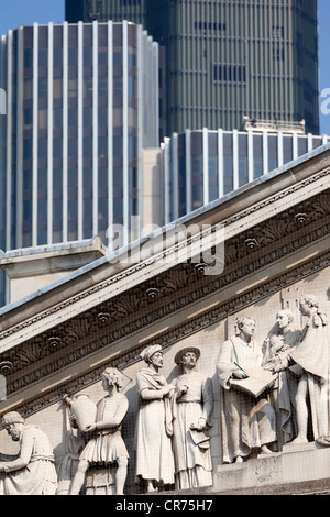 Contrasti architettonici 2 Threadneedle Street, la città di Londra Foto Stock