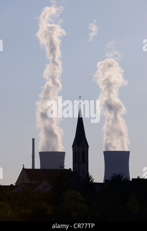 Chiesa di Roethlein davanti di Grafenrheinfeld Centrale Nucleare, bassa Franconia, Baviera, Germania, Europa Foto Stock