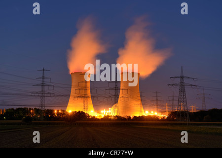 E.ON Grafenrheinfeld centrale nucleare, le torri di raffreddamento, Schweinfurt, Baviera, Germania, Europa Foto Stock