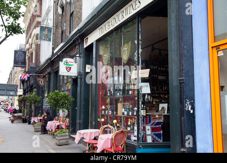 Old Brompton Rd marciapiede in Earls Court - London REGNO UNITO Foto Stock