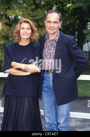 Berger, Senta, * 13.5.1941, attrice austriaca di mezza lunghezza, con il marito Michael Verhoeven, a Monaco di Baviera, circa 1990, Foto Stock