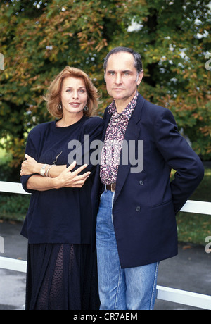 Berger, Senta, * 13.5.1941, attrice austriaca di mezza lunghezza, con il marito Michael Verhoeven, a Monaco di Baviera, circa 1990, Foto Stock