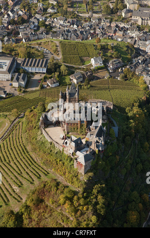 Vista aerea, Cochem castello imperiale, Cochem, catena montuosa Eifel, Renania-Palatinato, Germania, Europa Foto Stock