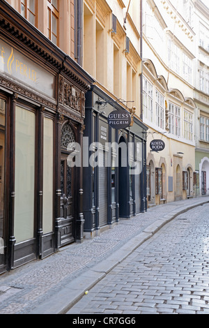 Tipico vicolo, piazza della Città Vecchia di Praga, Repubblica Ceca, Europa Foto Stock