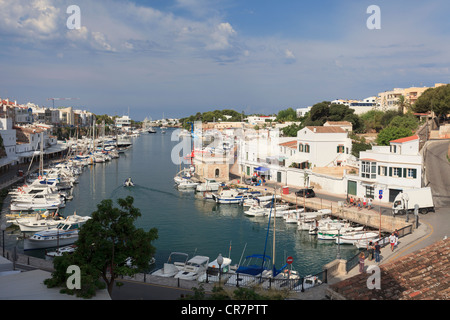 Isole Baleari Spagna, Menorca, Ciutadella, storico Porto Vecchio e il centro della città vecchia Foto Stock