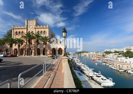 Isole Baleari Spagna, Menorca, Ciutadella, storico Porto Vecchio e il centro della città vecchia Foto Stock