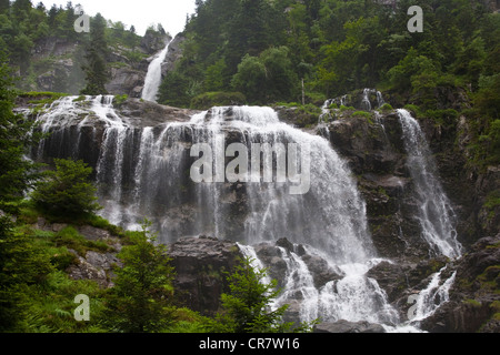 Francia, Ariège, Aullo les Bains, cascata di Ars Foto Stock