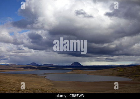 Atmosfera nuvoloso lungo la highland sprengisandur ROAD, SOUTH ISLANDA, europa Foto Stock