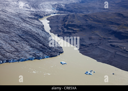 Vista aerea, lago glaciale con partorito il ghiaccio dal ghiacciaio vatnajoekull, Islanda, europa Foto Stock