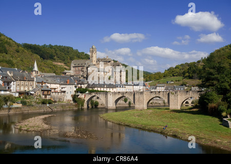 Francia, Aveyron, Estaing, etichettati Les Plus Beaux Villages de France, fermata sulla via di San Giacomo, patrimonio mondiale dell UNESCO Foto Stock