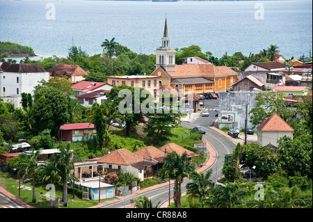 Francia, Martinica (Indie occidentali francesi), Trois Ilets, il villaggio , la cattedrale di Notre Dame de la Delivrance chiesa Foto Stock