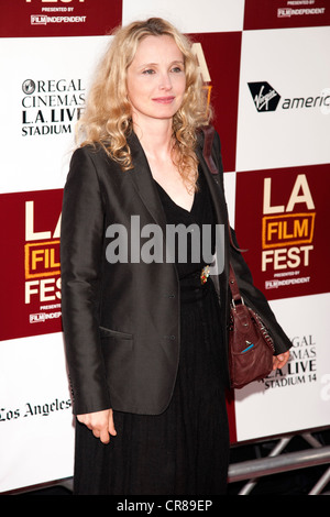 Julie Delpy arriva presso il Los Angeles Film Festival premiere di " a Roma con amore' al Regal Cinemas L.A. LIVE. Foto Stock