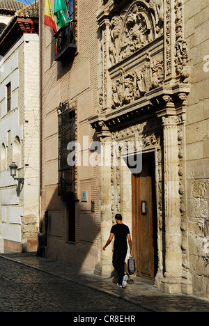 Spagna, Andalusia, Granada, Carrera del Darro, l'ingresso della Casa de Castril, sede del museo archeologico Foto Stock