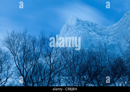 Il picco Semletind in inverno, Romsdalen valley, Møre og Romsdal, Norvegia. Foto Stock