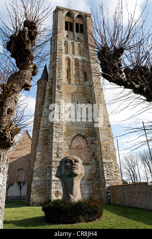 La scultura, Blik van Licht, cercare di luce, da Charles Delporte davanti di Onze-Lieve-Vrouwkerk, la Chiesa di Nostra Signora, Damme Foto Stock