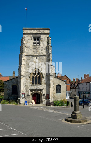 Chiesa di San Michele nel centro della città Market Place Malton North Yorkshire Inghilterra Regno Unito GB Gran Bretagna Foto Stock