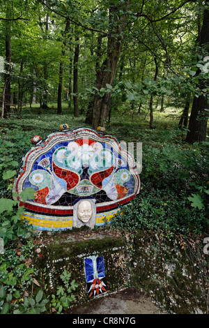 Panca con piastrelle di ceramica in legno, Ernst Fuchs museo, ex dimora di architetto Otto Wagner, Vienna, Austria, Europa Foto Stock