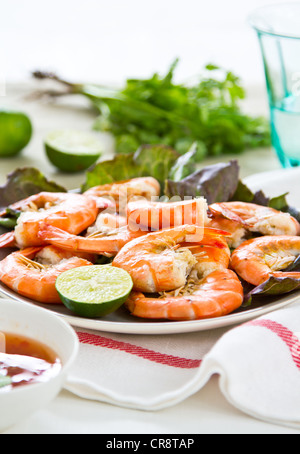 Gamberi cotti al vapore con salsa al peperoncino dolce Foto Stock