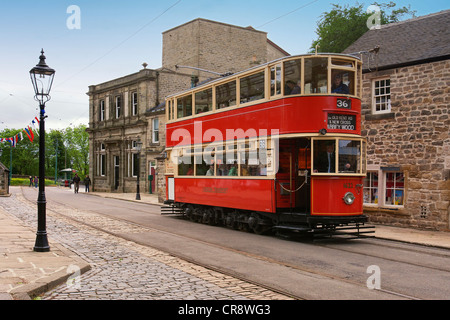Londra 1622 Tram (un 1930 E1 Tram) presso il National tramvia Village Museum, Crich, Derbyshire, Regno Unito Foto Stock