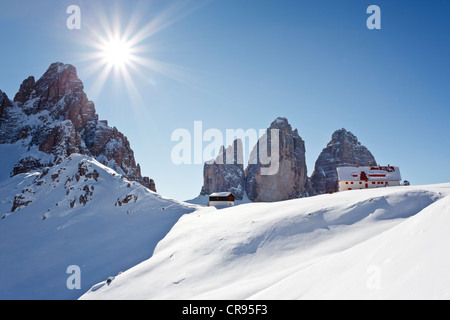 In Drei Zinnen capanna, Alta Pusteria alta valle, Sesto, Sesto, Dolomiti, Mt Drei Zinnen, Mt Tre Cime, Paternkofel mt Foto Stock