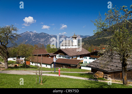 Wamberg villaggio nei pressi di Garmisch-Partenkirchen, Chiesa di Sant'Anna, Kramer, Alpi Bavaresi, Alta Baviera, Baviera, Germania, Europa Foto Stock