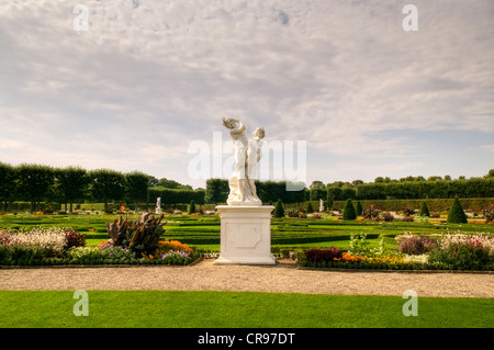 Herrenhausen Gardens, i giardini barocchi, stabilito a nome della Principessa Sophie dal 1696 al 1714, con sculture barocche Foto Stock