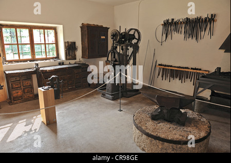 Fabbro, officina Bauernhausmuseum Amerang farmhouse museum, Amerang, Baviera, Germania, Europa Foto Stock