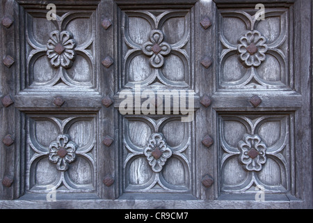 Vecchia Quercia di porta duomo dettaglio, Cattedrale di Lincoln, Lincoln, Lincolnshire, England, Regno Unito Foto Stock