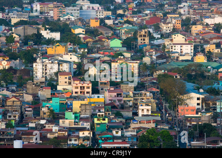 Vista aerea di case colorate, Manila, Filippine Foto Stock