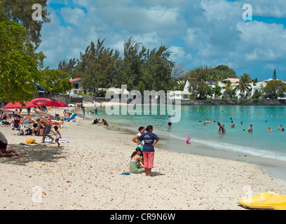 La popolare spiaggia di Pereybere sulla costa nord dell'Oceano indiano Isole Mauritius Foto Stock