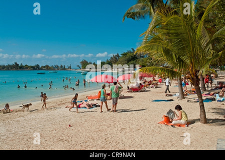 La popolare spiaggia di Pereybere sulla costa nord dell'Oceano indiano Isole Mauritius Foto Stock