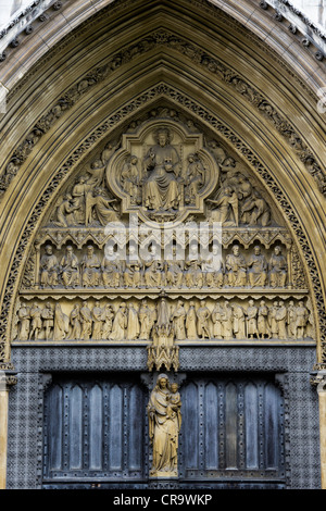 Ingresso Nord sculture in pietra. L'Abbazia di Westminster. Londra. Inghilterra Foto Stock