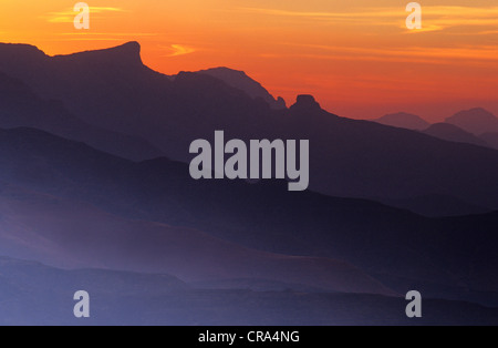 Montagne drakensberg al crepuscolo, kwazulu-natal, sud africa Foto Stock