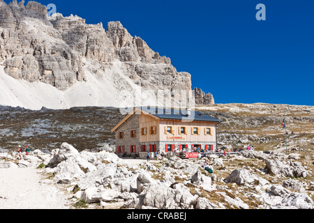 Rifugio Lavaredo, Tre Cime di Lavaredo, Drei Zinnen, Dolomiti, Italia, Europa Foto Stock