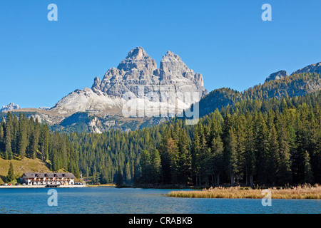 Tre Cime di Lavaredo o Drei Zinnen picchi, Lago di Misurina, Dolomiti, Italia, Europa Foto Stock