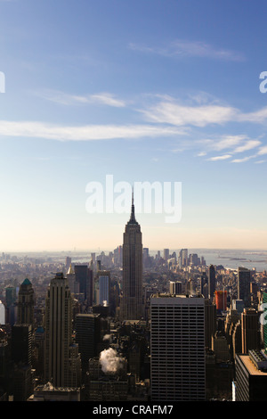 Vista dal Rockefeller Center sull'Empire State building a Manhattan, New York City, Stati Uniti d'America Foto Stock