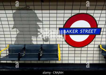 Stazione della metropolitana di Baker Street, silhouette di Sherlock Holmes, London, England, Regno Unito, Europa Foto Stock