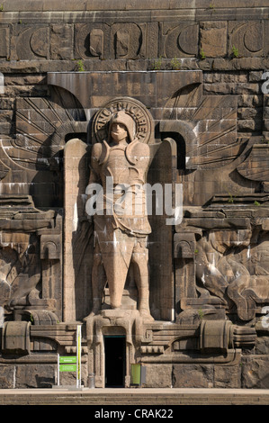 La figura di San Michele Arcangelo, il Monumento della Battaglia delle Nazioni, Leipzig, in Sassonia, Germania, Europa Foto Stock