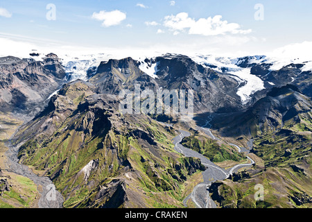 Vista aerea della regione Thórsmoerk con il fiume Markjaflott nelle Highlands Meridionali di Islanda, Europa Foto Stock