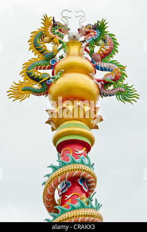 Twin dragon sul palo. Foto Stock
