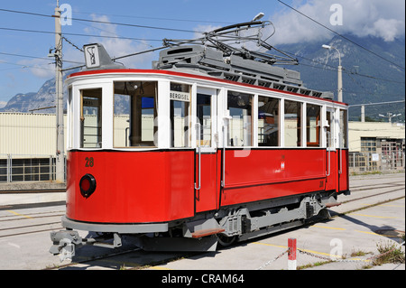 TW 28 tram vagone ferroviario del Tiroler Museumsbahnen museum azienda ferroviaria, costruito nel 1910, Innsbruck, in Tirolo, Austria, Europa Foto Stock