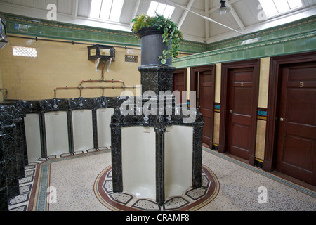 Bagni in stile vittoriano sul lungomare di Rothesay Foto Stock