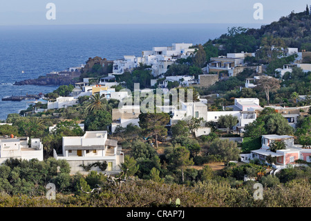 Case a Panarea, Isole Eolie o Lipari Isole, Sicilia, Italia meridionale, Italia, Europa Foto Stock