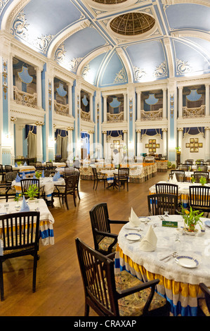 La sala da pranzo nella Lalitha Mahal Palace Hotel, hotel di eredità, Karnataka, India meridionale, India, Asia Foto Stock