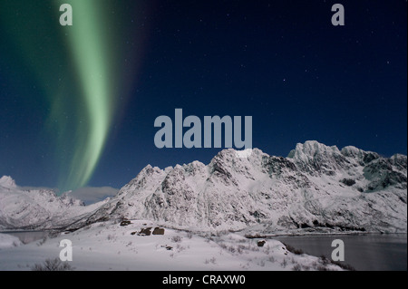 Luci del nord, aurora boreale, Austnesfjorden, sopra la valle del Rørdhopskardet tra il Monte Geitgallien, sinistra Foto Stock