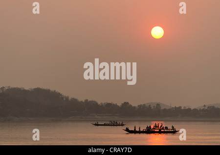 Fiume Brahmaputra vicino a Guwahati, Assam, India, Asia Foto Stock